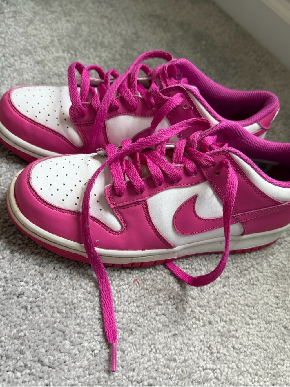 YOUTH Nike Dunk Low Hot Pink Sneakers